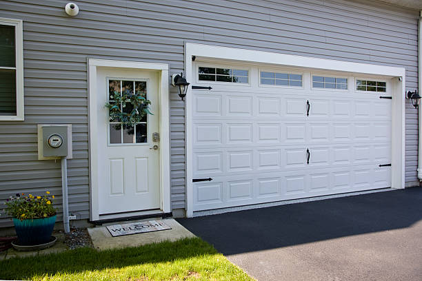 24/7 Emergency Garage Door Panel Replacement experts in Collegedale, TN